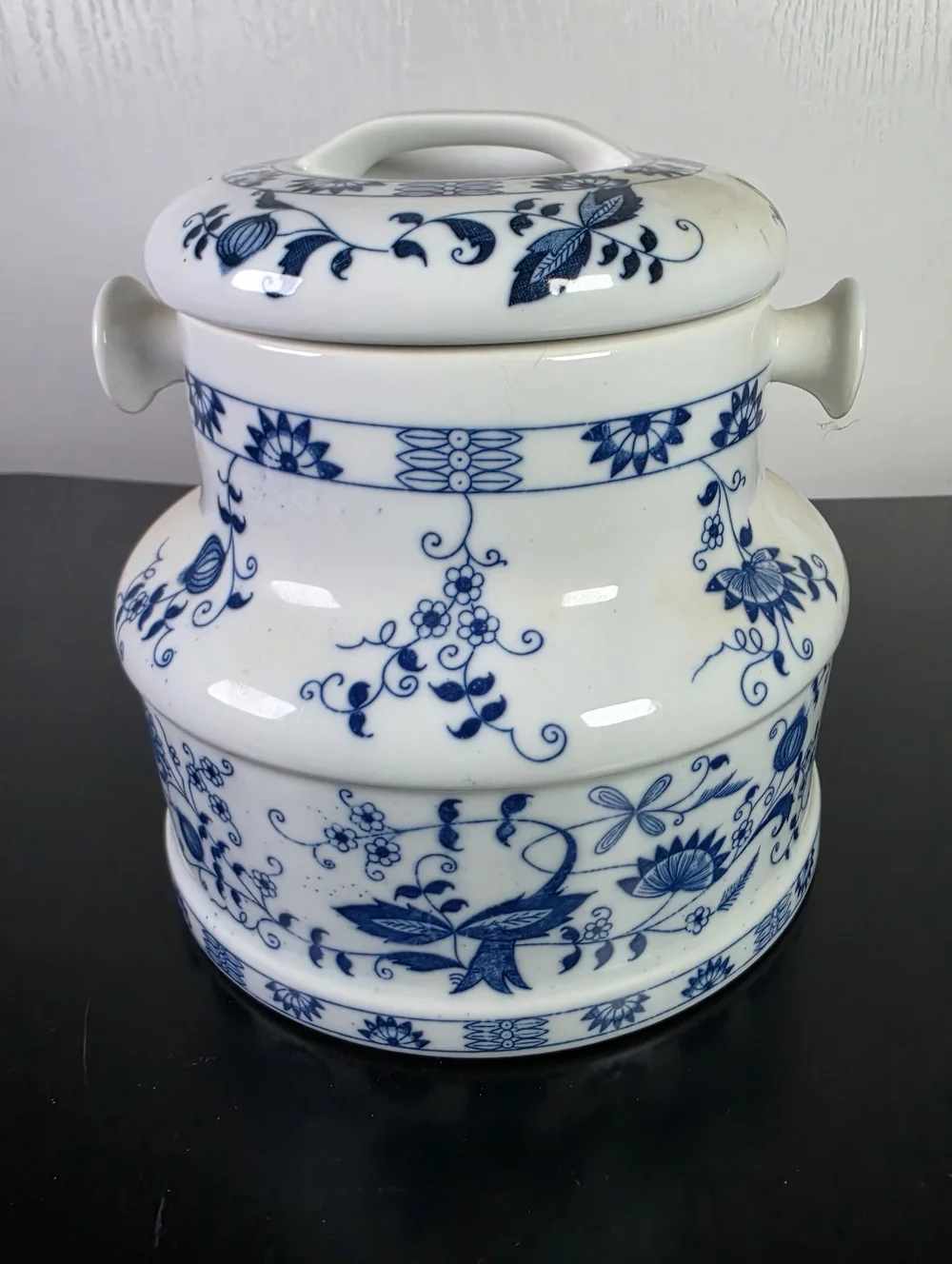 Vienna Woods Biscuit Jar